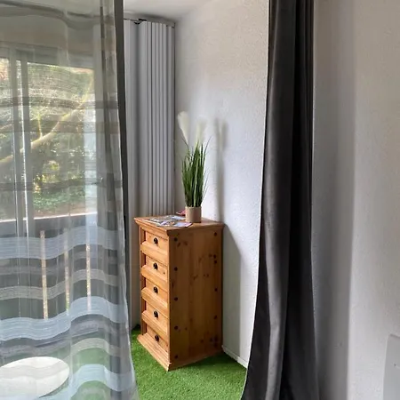 La Baleine Rose Centre Cap D'agde Agde